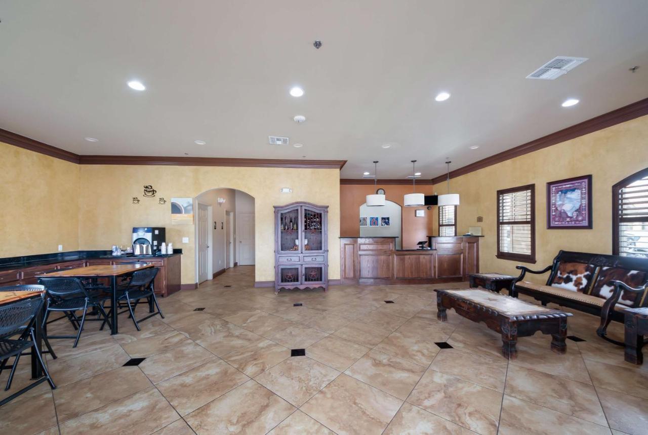 Motel 6 Floresville Екстериор снимка