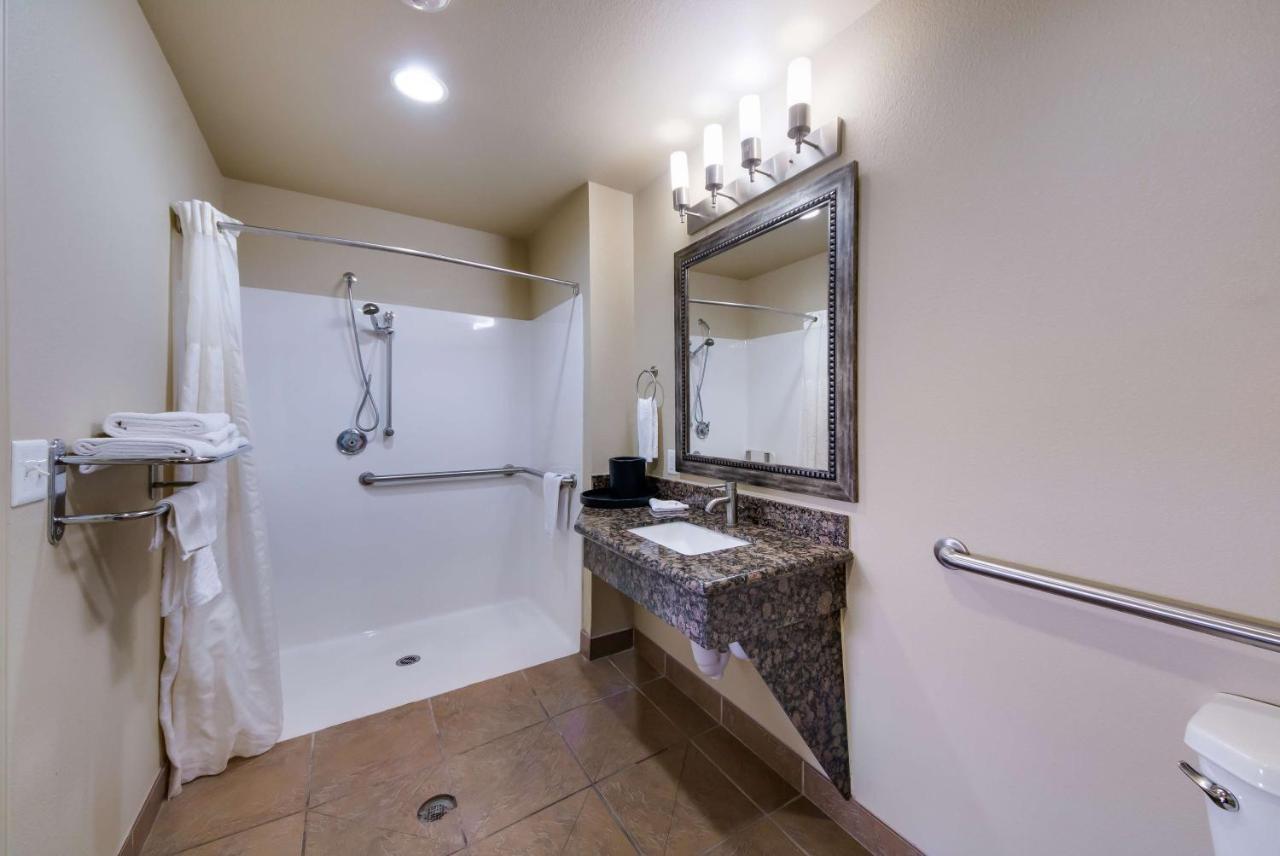 Motel 6 Floresville Екстериор снимка